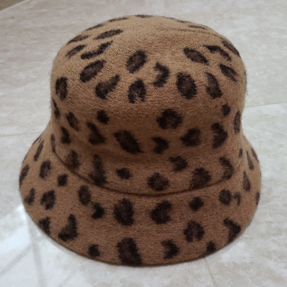 NEW Nine West Wool Cheetah Print Bucket Hat